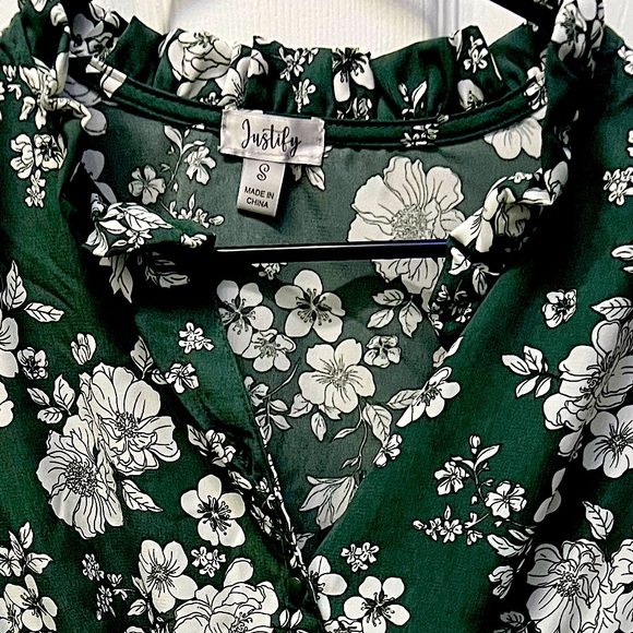 Juniors size small fall dress with arm ties, elastic waist, super soft material. - Picture 3 of 11